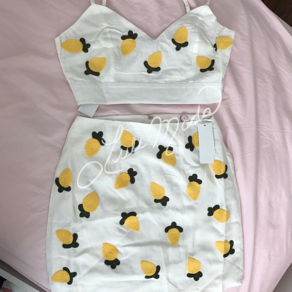 Red Carter Lemon Embroidered Top & Skirt - Picture 8 of 9